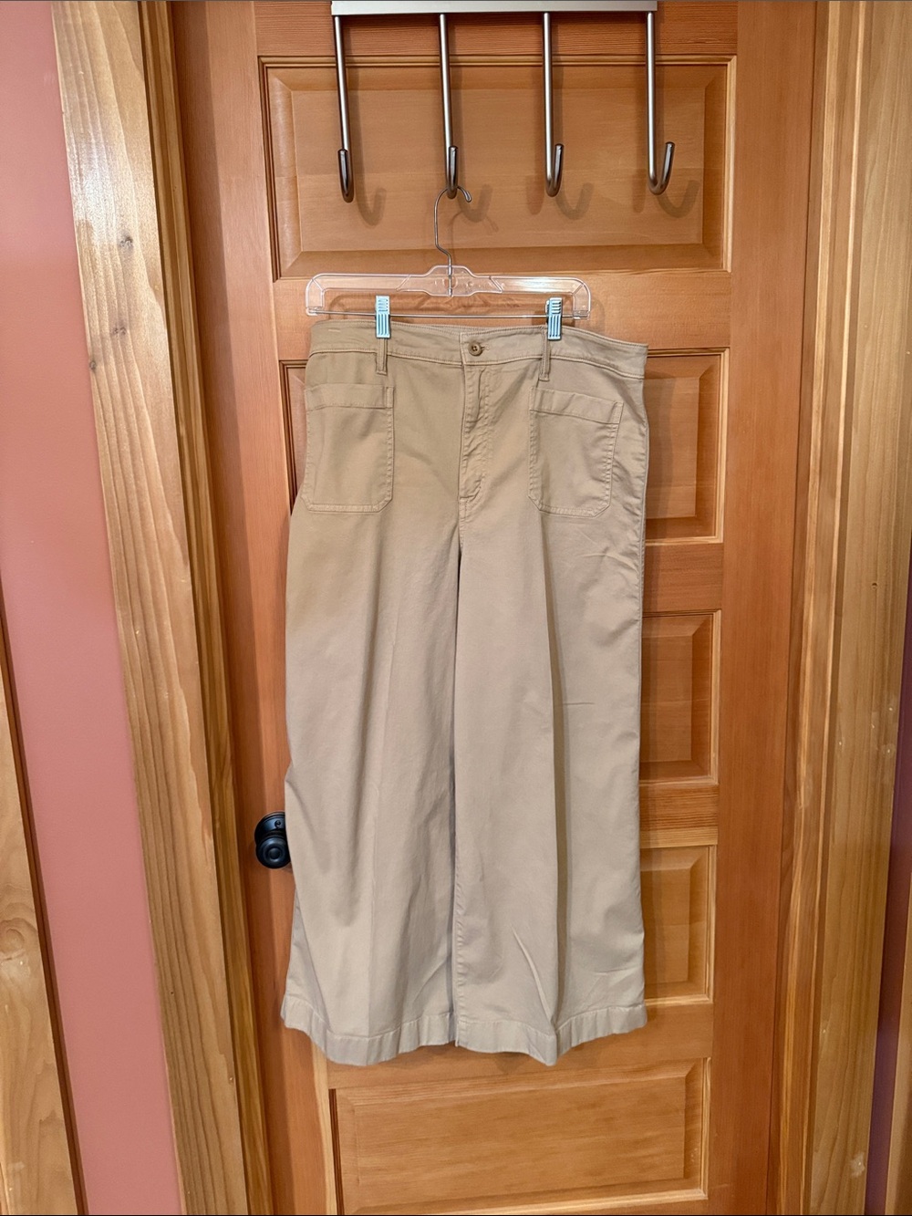Men's Wide-Leg Khaki Pants